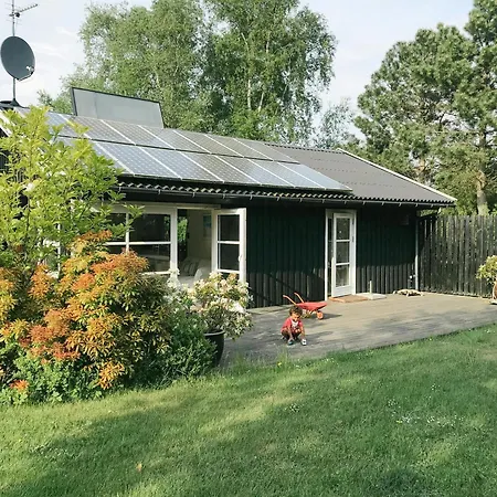 Unpretentious Idyll On Nature-rich Sjaellands Odde Feriehus Tjørneholm